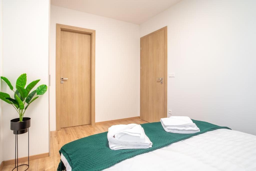 Apartment Patronka - Stylish With A Spacious Terrace *
