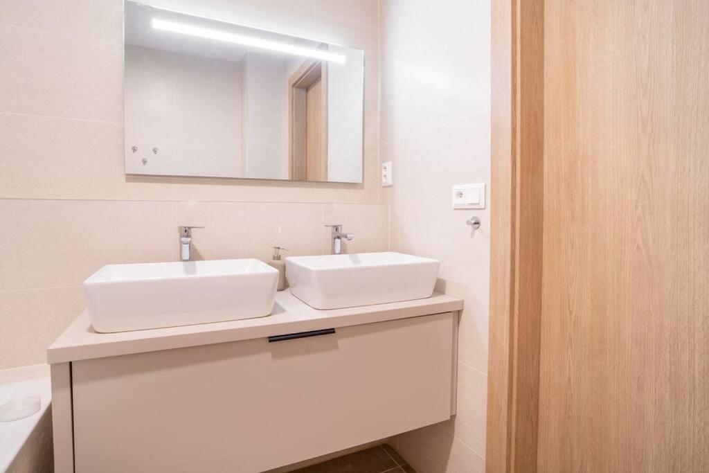 Patronka - Stylish With A Spacious Terrace Apartment Bratislava