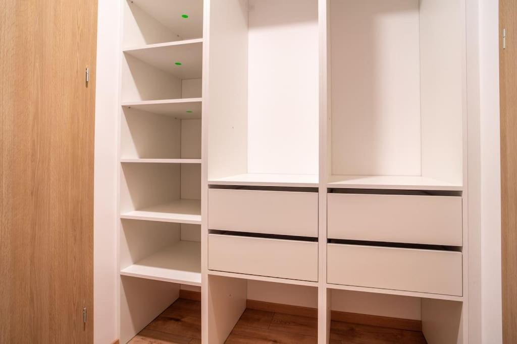 Patronka - Stylish With A Spacious Terrace *